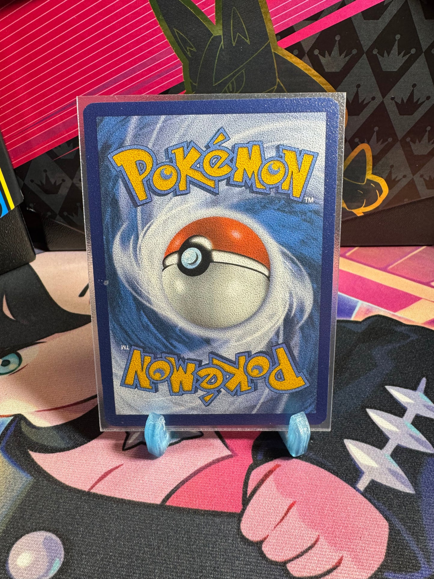 137/198 Mastifioso Reverse Holo