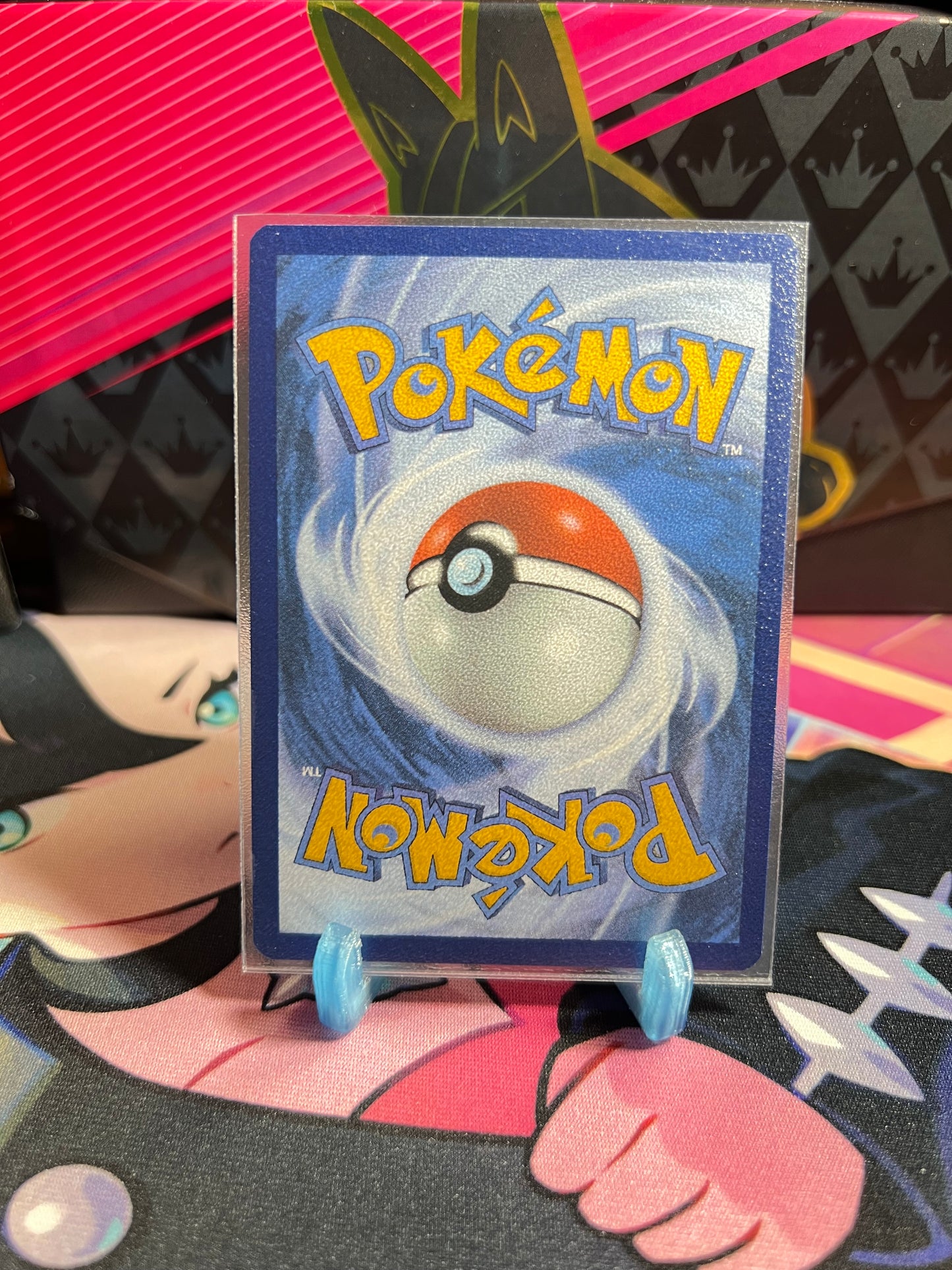 137/195 Farbeagle Reverse Holo