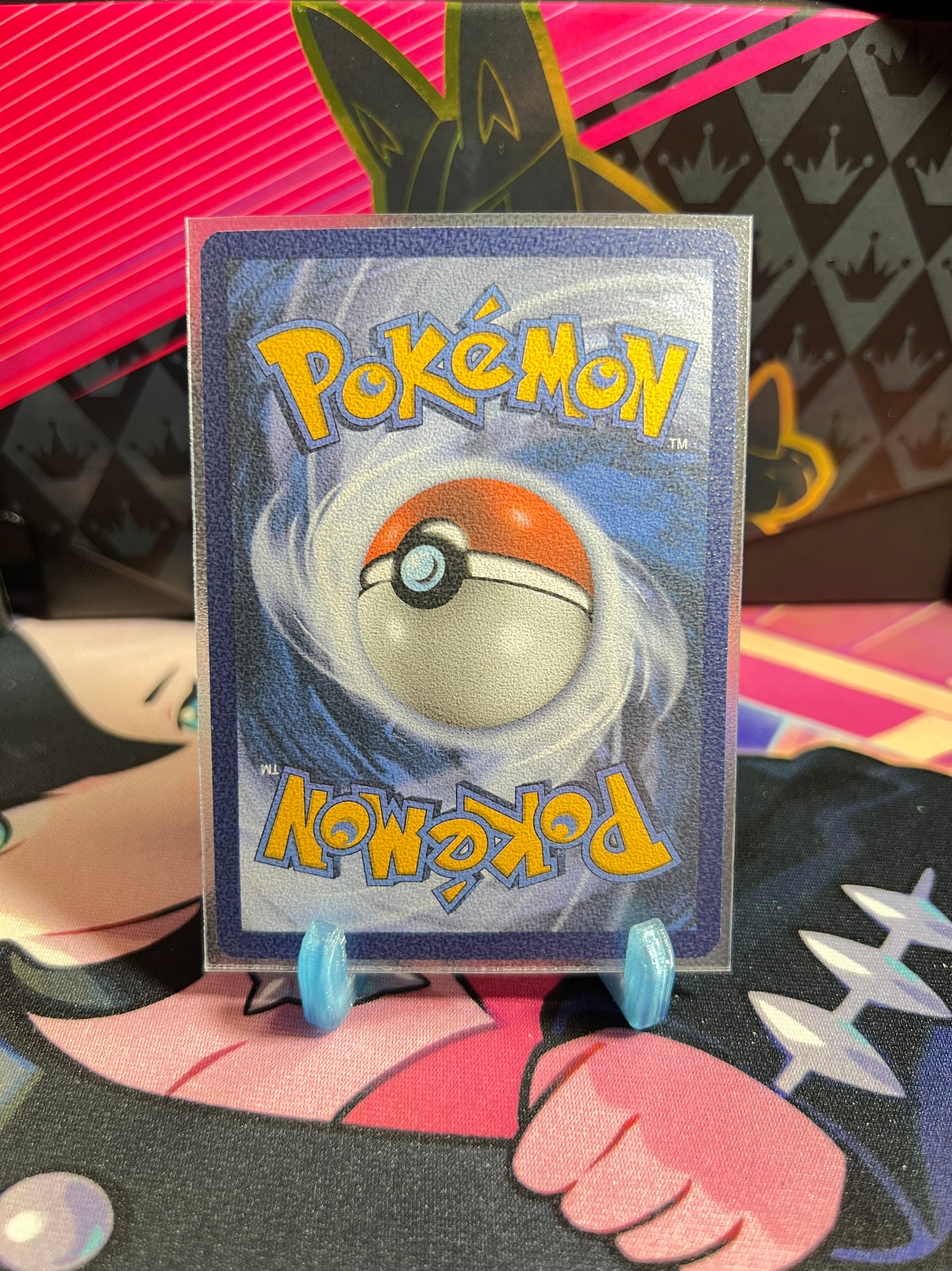 086/196 Machollo Reverse Holo