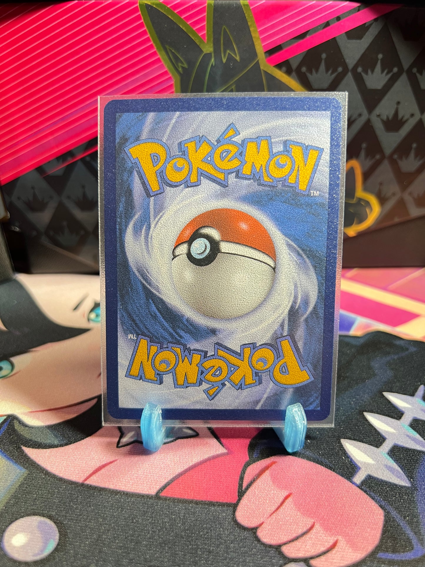 131/197 Hunduster Reverse Holo