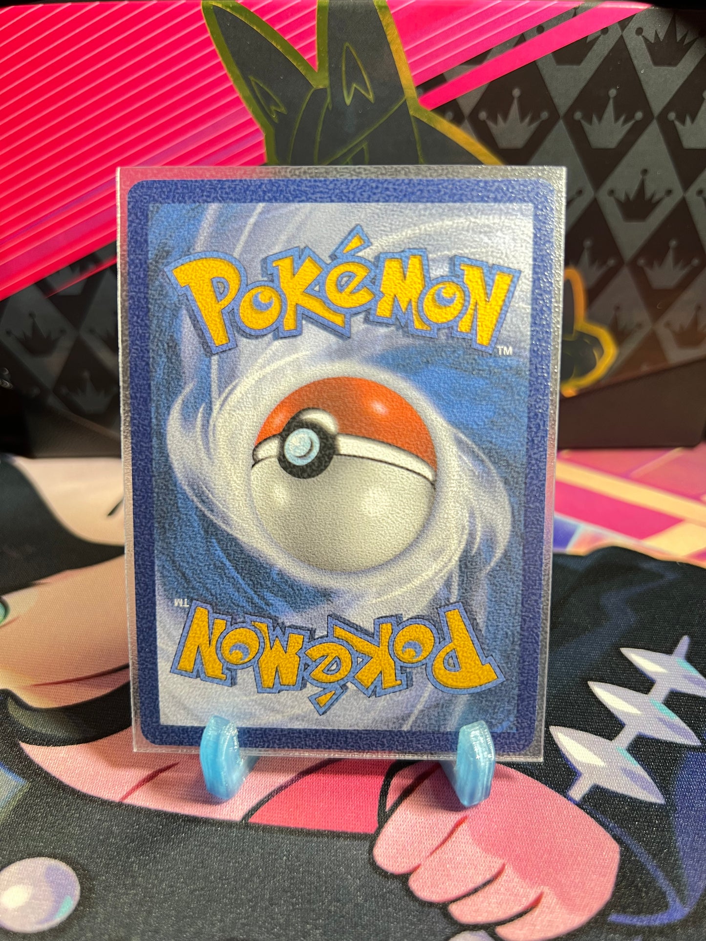 139/165 Amoroso Holo