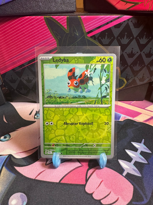 002/142 Ledyba Reverse Holo