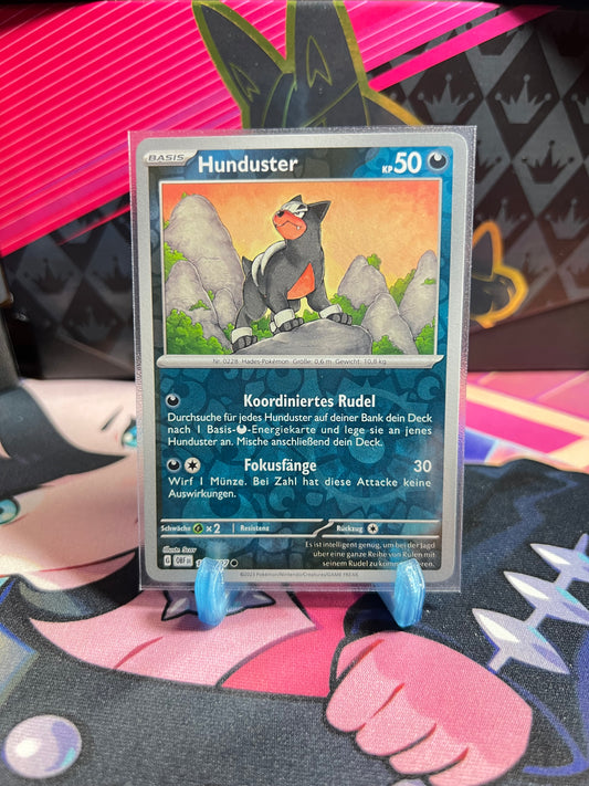 131/197 Hunduster Reverse Holo