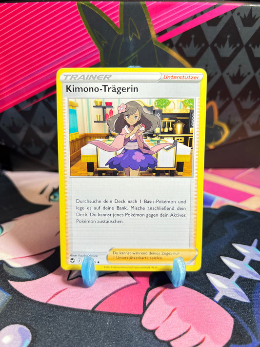 157/195 Kimono-Trägerin