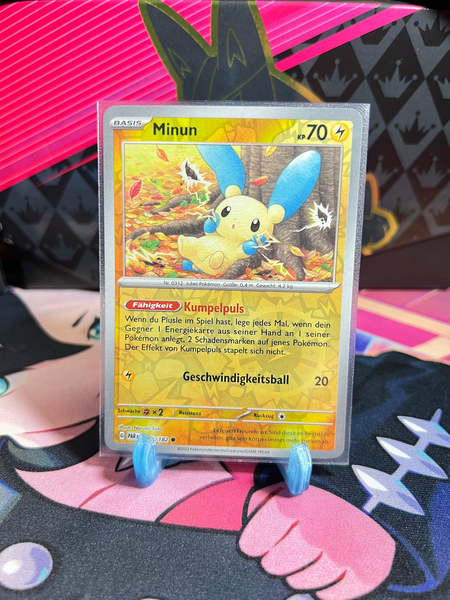 061/182 Minun Reverse Holo