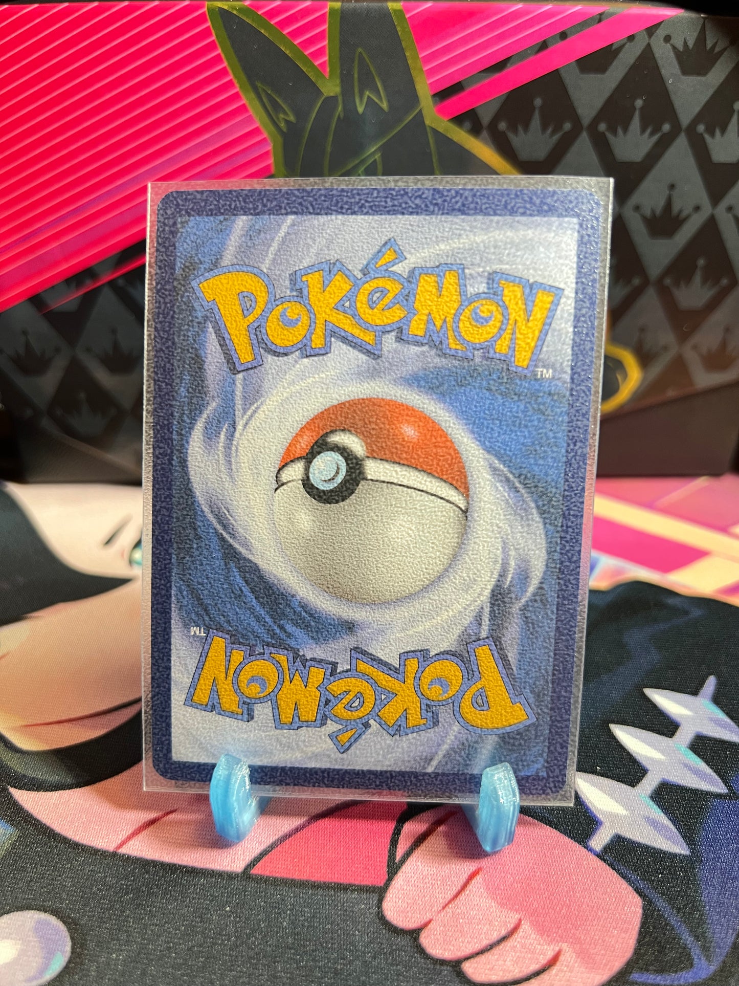 166/197 Evoli Reverse Holo