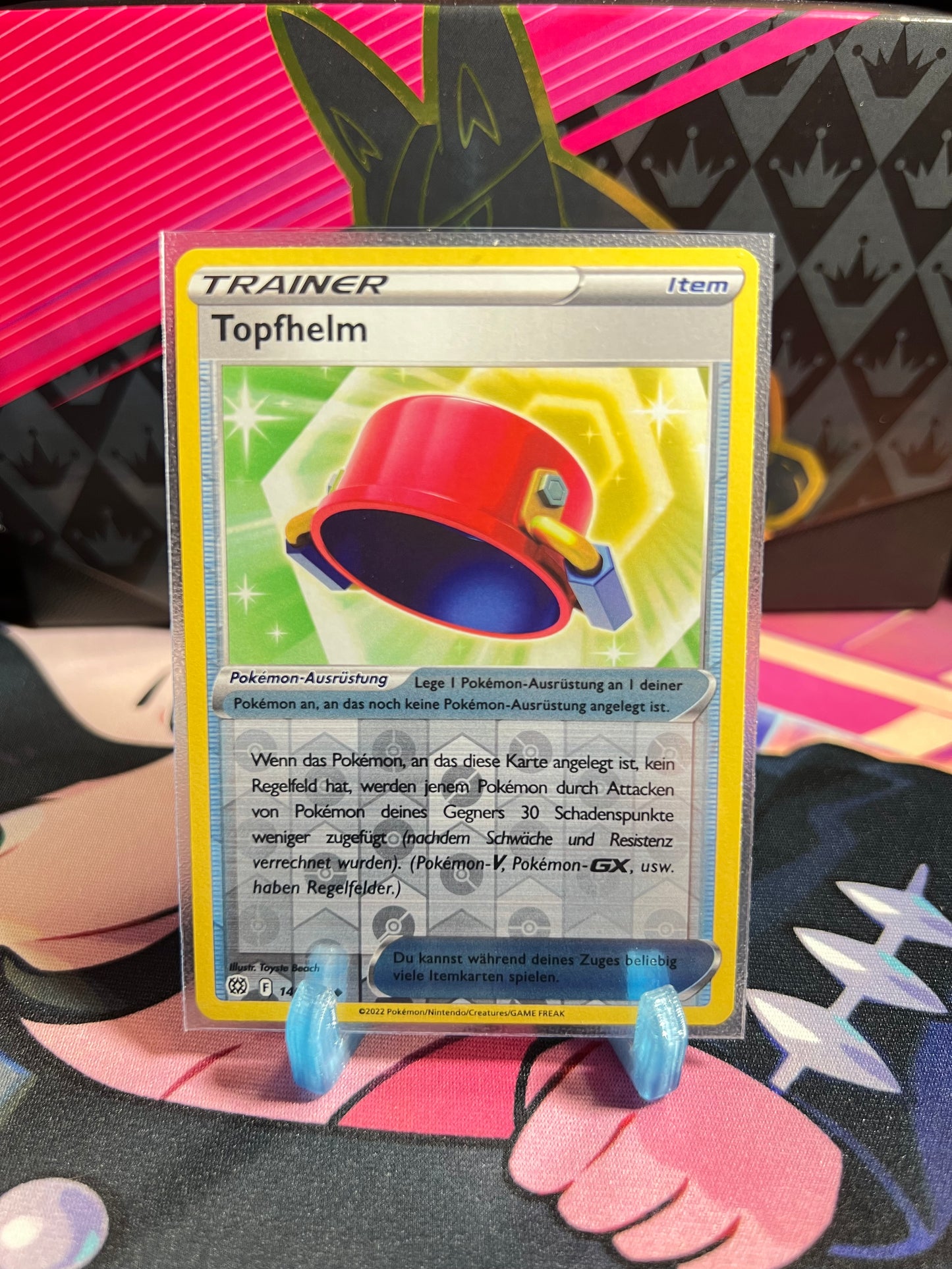 146/172 Topfhelm Reverse Holo